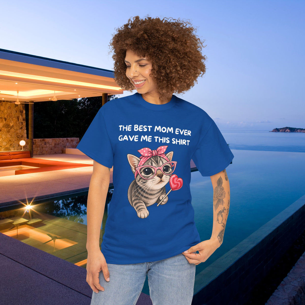 The best mom ever gave me this Shirt - Funny Graphic Tee Shirt Gift for Son and Daughter